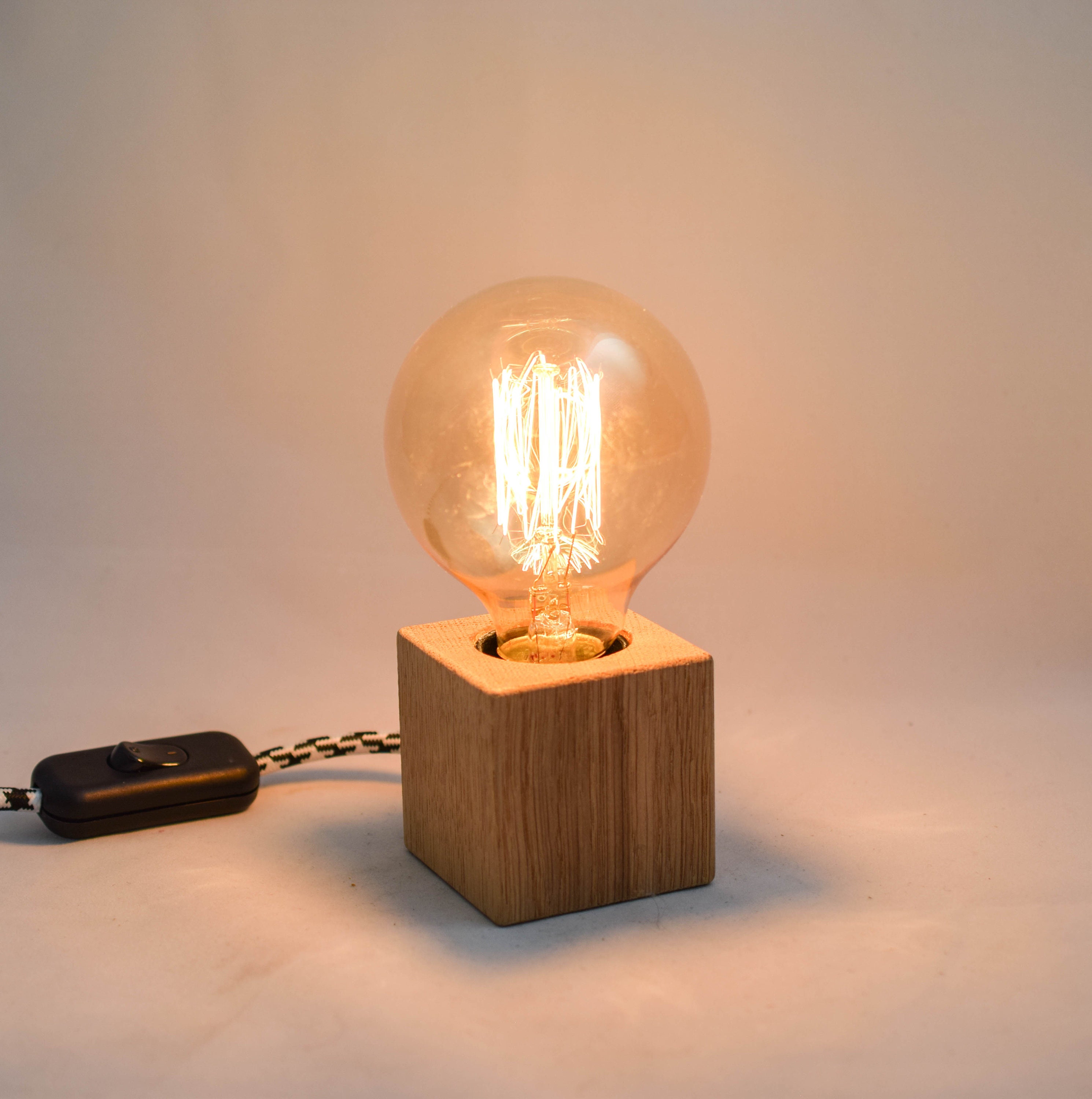 Lampe en Bois Cube