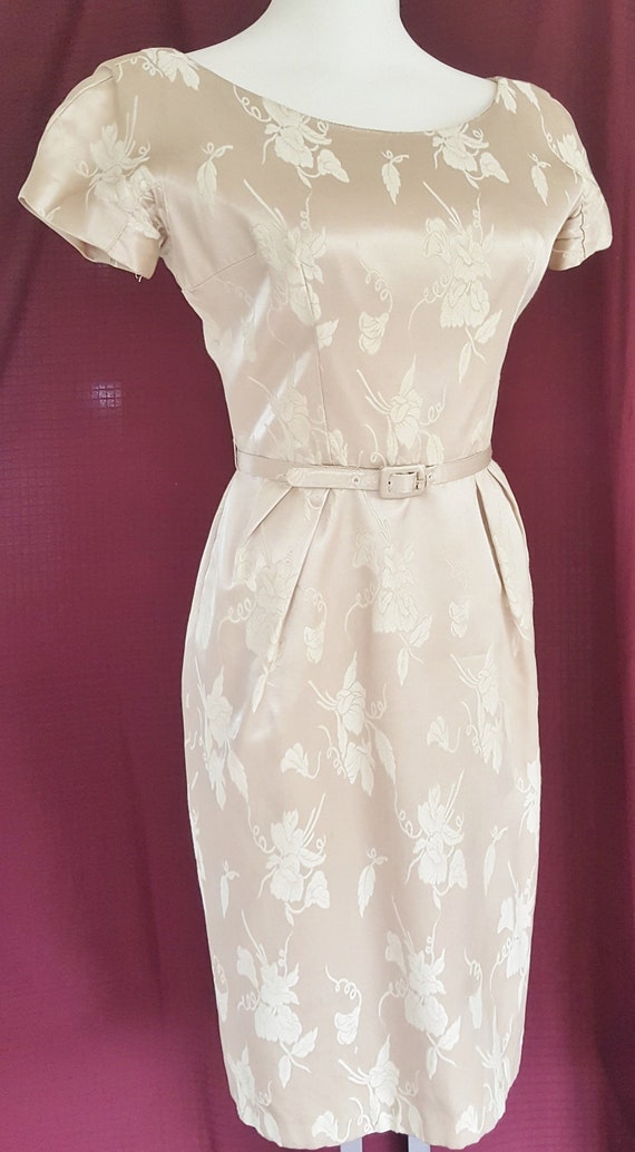 WIGGLE Dress Well Worth the WIGGLE!!