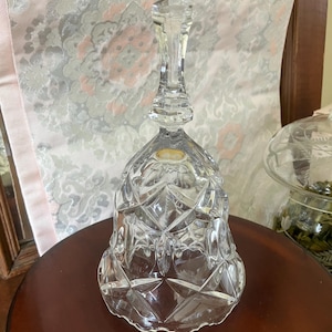 Antique Crystal dinner/room belle
