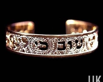 Psalms 136:1 Rose Gold Cuff, Bible Scripture Bracelet, Women's Cuff Bracelet, Prayer Jewelry, Jewish Cuff, Jewish Jewelry