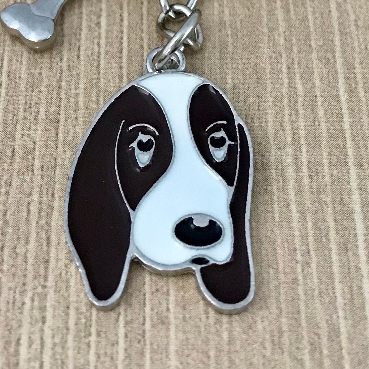 Basset Hound head enamel keychain