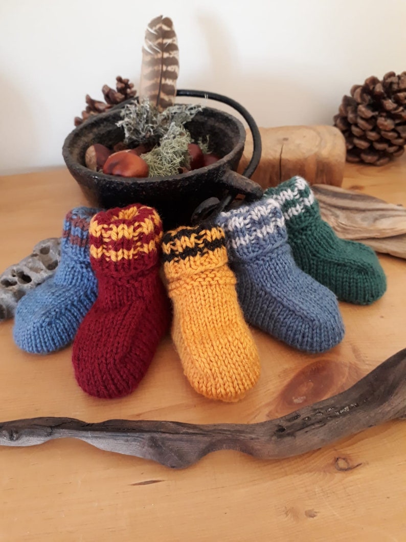 Harry Potter Inspire Bebe Chaussettes Bottes Tricotees A La Etsy Harry Potter Inspire Bebe Chaussettes Bottes Tricotees A La Etsy