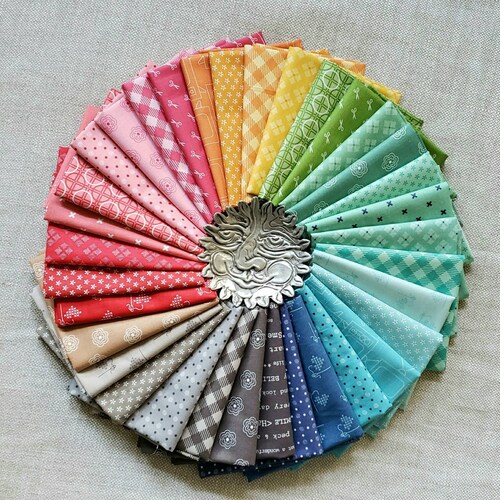 Shops BEE BASICS - 34 Fat Quarter bundle - Lori Holt - 100% cotton quilting fabric Hand Cut bundle - Riley Blake Designs