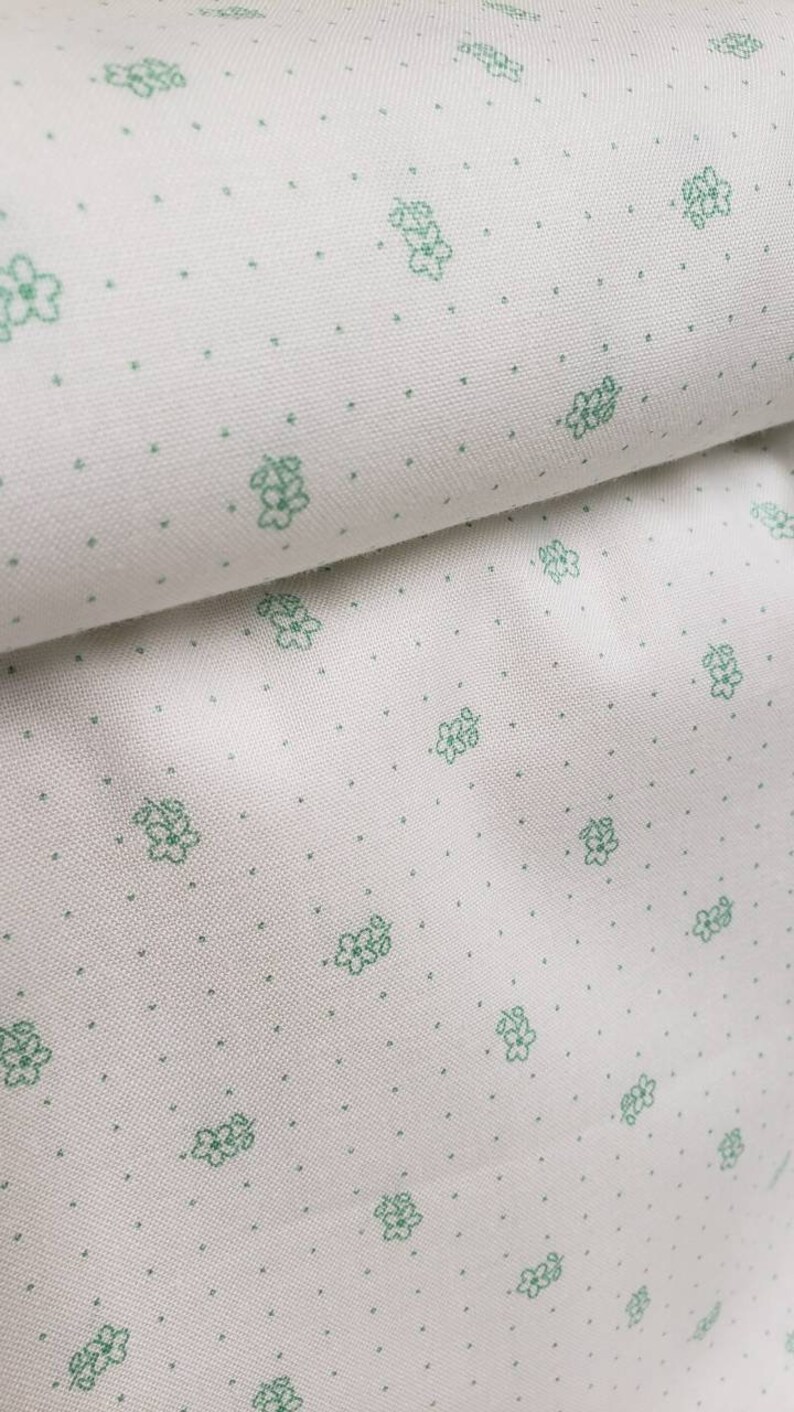 BEE BACKGROUNDS Lori Holt Daisy In Teal green new cotton