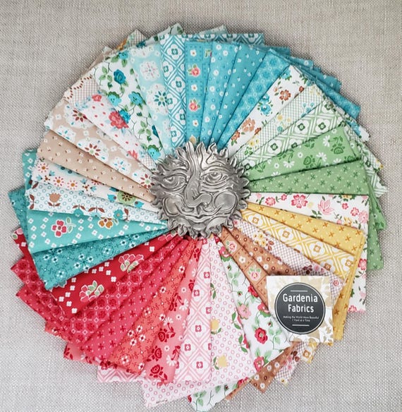 GRANNY CHIC 33 Fat Quarter Hand Cut Bundle & 2 Panels Lori Holt - 100% cotton quilting fabric Riley Blake Designs - From the Vault