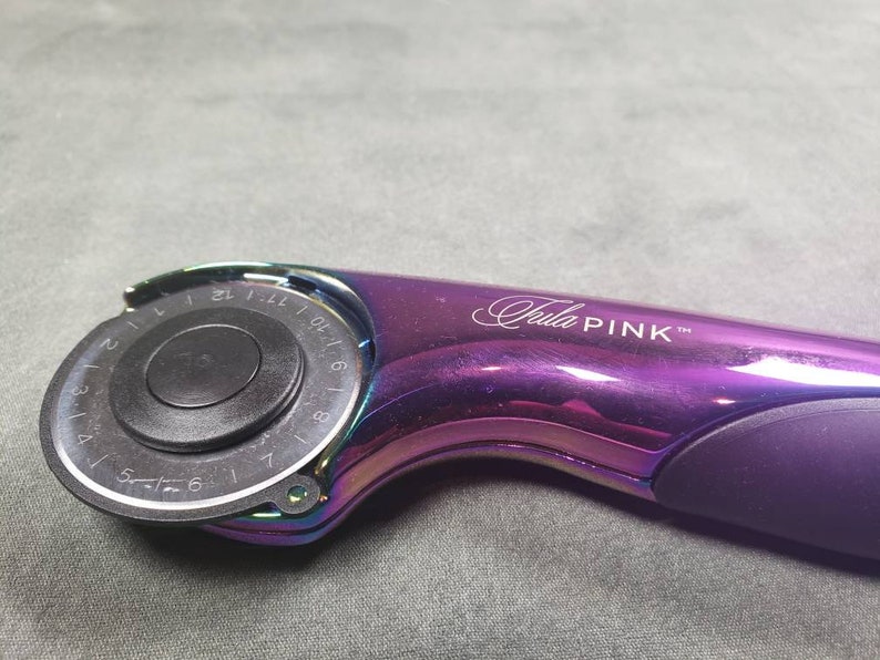 Tula Pink Hardware Rotary Cutter 45mm new in box