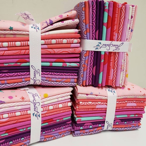 Tula Pink True Colors FLAMINGO 16 Fat quarter bundle - tissu matelassé en coton - Tula Pink - Free Spirit Fabrics