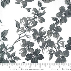 SUNDAY STROLL - Full Bloom - White Gray - Bonnie and Camille - 100% cotton quilting fabric - Moda Fabric