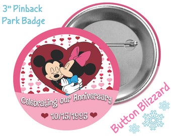 Botón de Minnie y Mickey celebrando nuestro amor - Botón de luna de miel - Pin de aniversario - Botón de renovación de votos - Pin de parque de Disney - Botón de parque