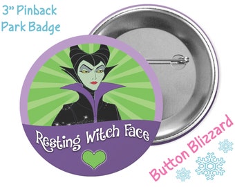 Botón con cara de bruja en reposo - Botón de Maléfica - Pin de villano de Disney - Botón de parque temático - Pin de Halloween - Disfraz de bruja - Botón de bruja