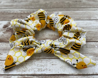 Bumble Bee Scrunchie, Bee Scrunchie, Hair Scrunchie, Scrunchie with bow, girls scrunchie, Women’s scrunchie, white scrunchie