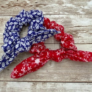 Christmas Scrunchies/Holiday Scrunchies/Girls scrunchies/Scrunchies/Snowman scrunchies/Snowflake Scrunchies