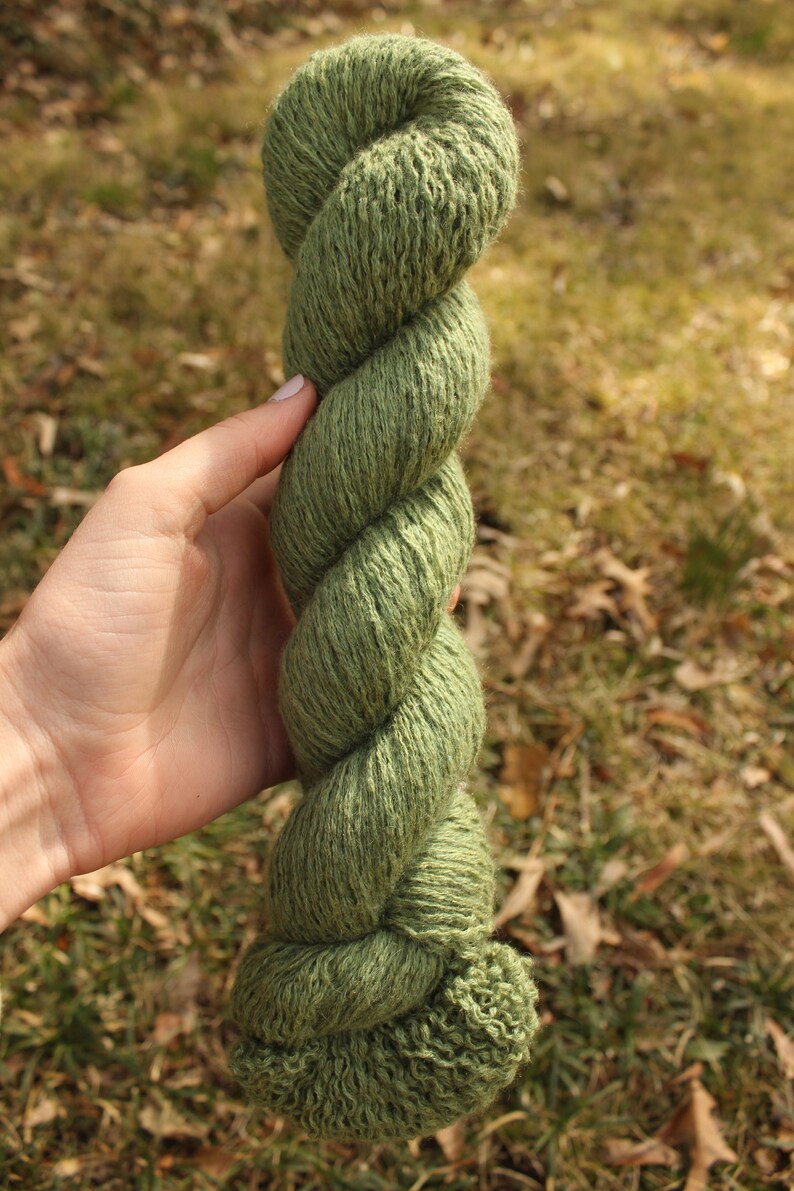 Pea Green 100/% Cashmere Recycled Yarn 939 yards 3-ply
