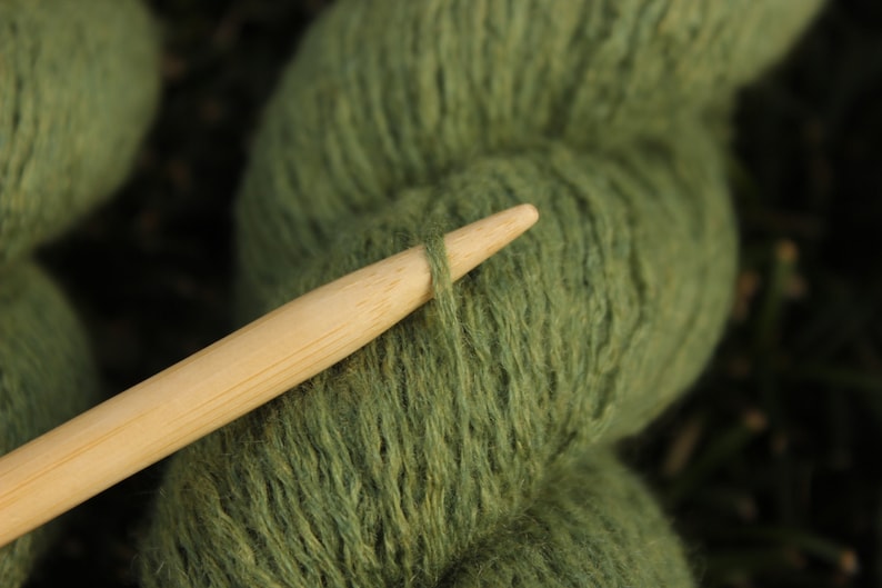 Pea Green 100/% Cashmere Recycled Yarn 939 yards 3-ply