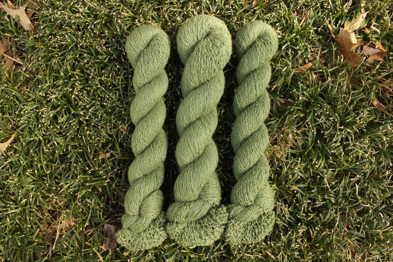 Pea Green 100/% Cashmere Recycled Yarn 939 yards 3-ply