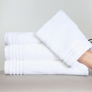 Effortless Bedding Supersoft Luxury Hotel Spa Quality 100% Cotton Plush 4 Piece Towel Set, Bath Towel, Hand Towel, Face Towel and Wash Mitt