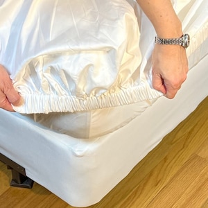 Effortless Bedding Patented Standard Size Semi-Fitted Top Sheet Only 100% Certified Egyptian Cotton Giza 96 500TC Sateen Fits Up To  13&quot;