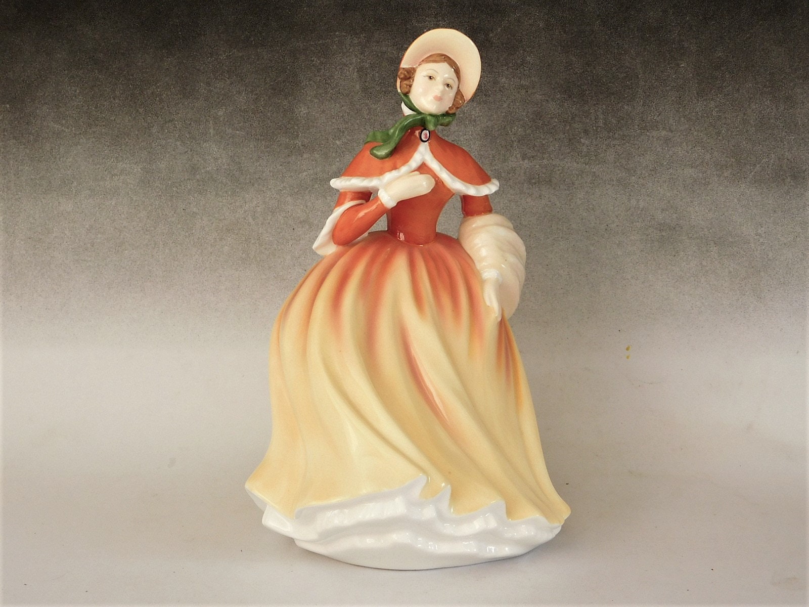 Royal Doulton Pretty Ladies Andrea Figurine HN4914 Royal Doulton Pretty Ladies Andrea Figurine HN4914