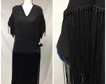 1940s does 20s S/ M Black Crepe Cocktail Dress, long chainette fringe, blue velvet trim, V neck, shoulder pads, 34" Waist