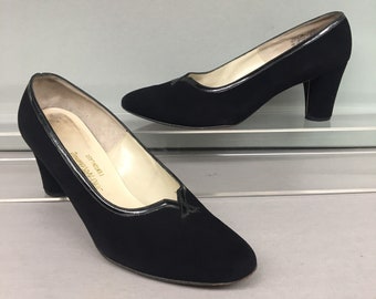 1960s 8 1/2 B Black Suede Round toe Pumps, Patent Leather trim, notched, True vintage Saks Fifth Avenue, 2.75" high heels, EU 38.5, UK 6.5