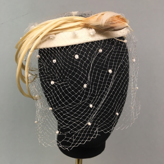 1950s Cream Organza Fabric Open Pillbox Hat, Netting Veil W  display picture 1