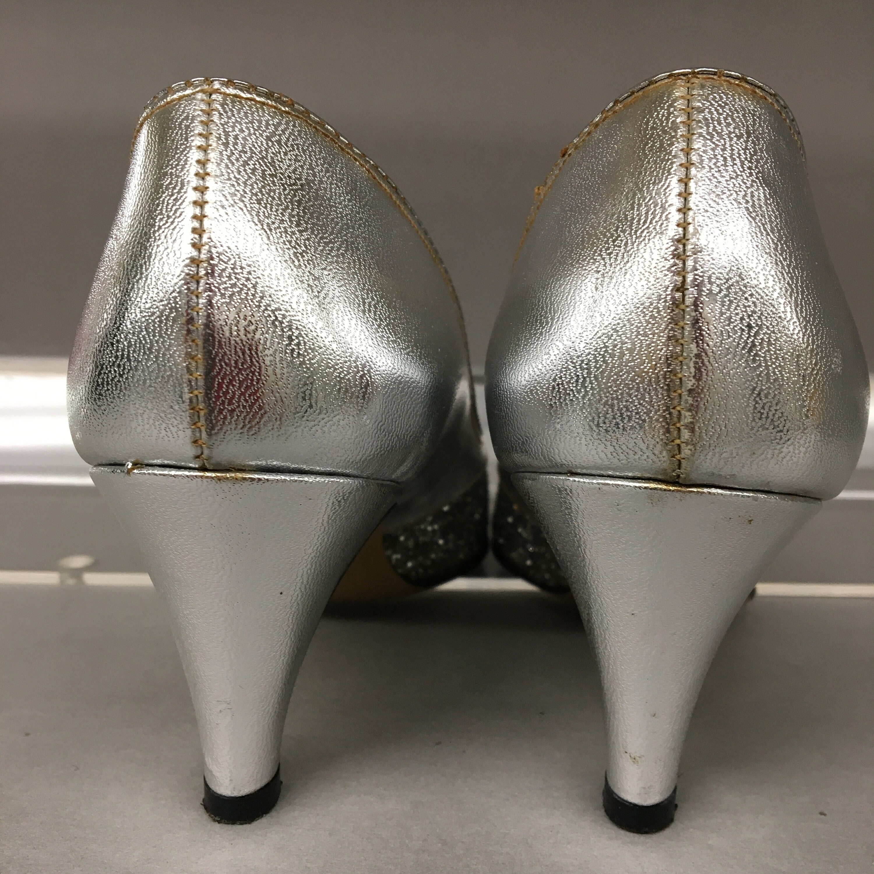knee length dresses for ladies Silver Metallic Leather Pump EU 43/US 10.5 / Medium (B)