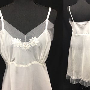 1950s L Bust 36” White Nylon Full Slip, Floral embroidery design, Vintage Full slip by Derra