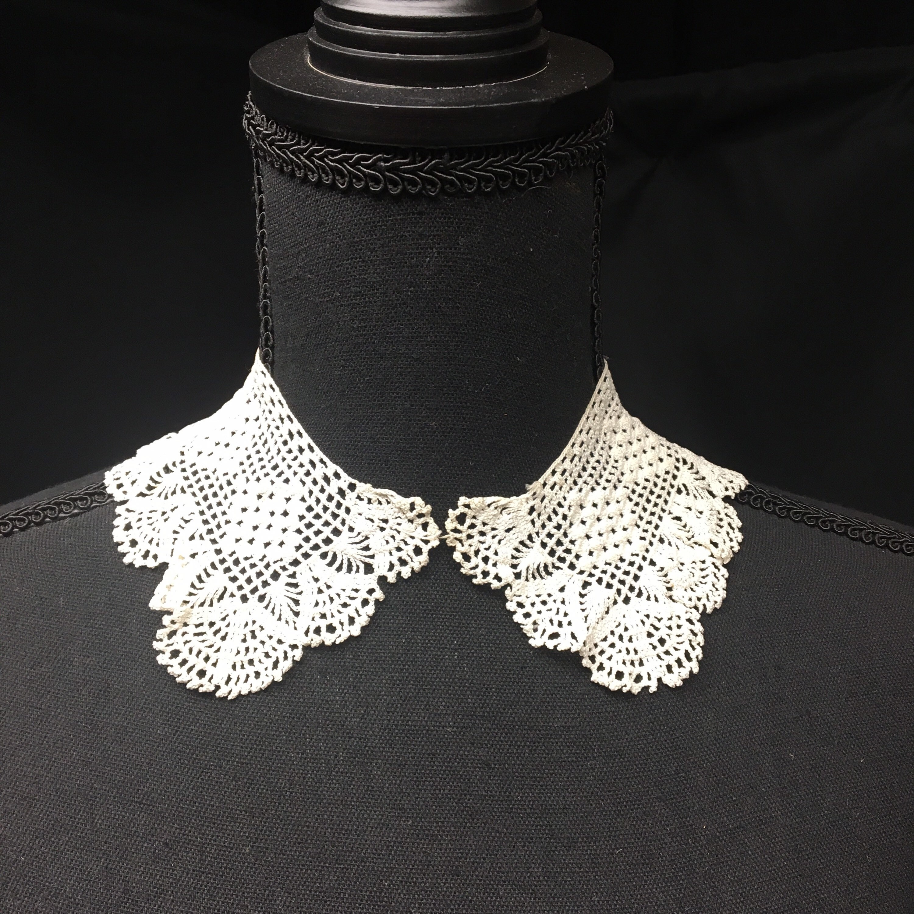 新品未使用【IENA×MARGE】lace embroidery collar 1900s Ecru Filet Lace Crochet Collar With Scallop Ruffle Edge