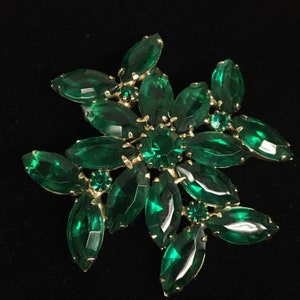 Broche Vintage Marquise Avec Strass Blanc Et Vert émeraude - Marque GWENN Années 1960 - Occasion état Neuf