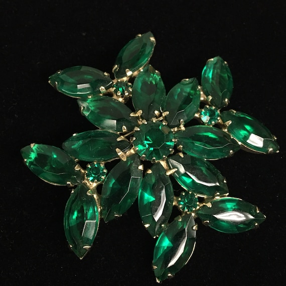 60s Green Flower Pin - Etsy