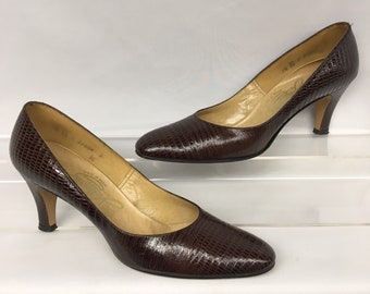 1980s 7 1/2 Brown Lagarto en relieve cuero high Heel Pumps de Johansen, 3" Altura del talón, tamaño US 7.5, UE 37.5, Reino Unido 5.5