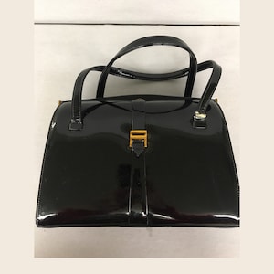 Bolso de marco duro Vintage Black Patent Leather de la década de 1960 con asas dobles del diseñador de Nueva York Frank Milch, bisagra de oro oscuro