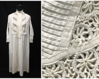 1800s L Antique Victorian Handmade White Cotton Nightgown Morning Robe, High Neck Crochet lace and 'S' Monogram