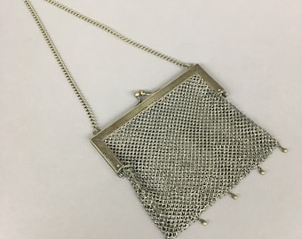 Borsa da sera antica in cotta di maglia di metallo argentato per il polso, prodotta in Germania, così com'è necessita di riparazione