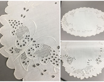 1950s White Linen Dresser Scarf with cutwork eyelet flowers butterfly embroidery, scallop edges, Oval center piece, table linen, 22" x 14"