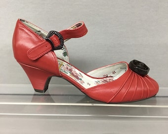 Y2K 8 Red Leather Miss L-Fire High Heels with ankle strap, 40s style reproduction, 2 1/2" high heels, US 8, EU 38, UK 6