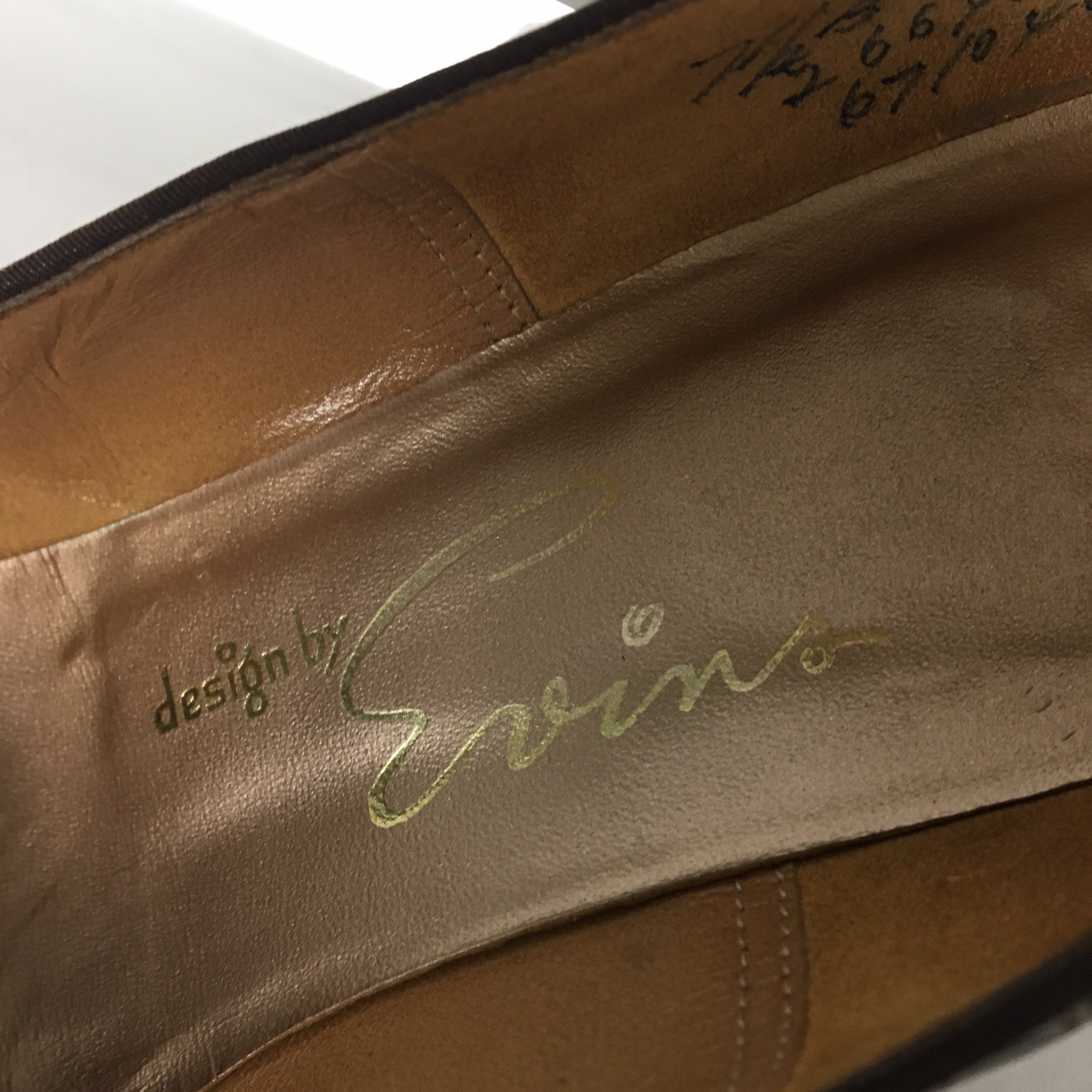 1960s 7 1/2 Brown Alligator Vintage High Heels by David