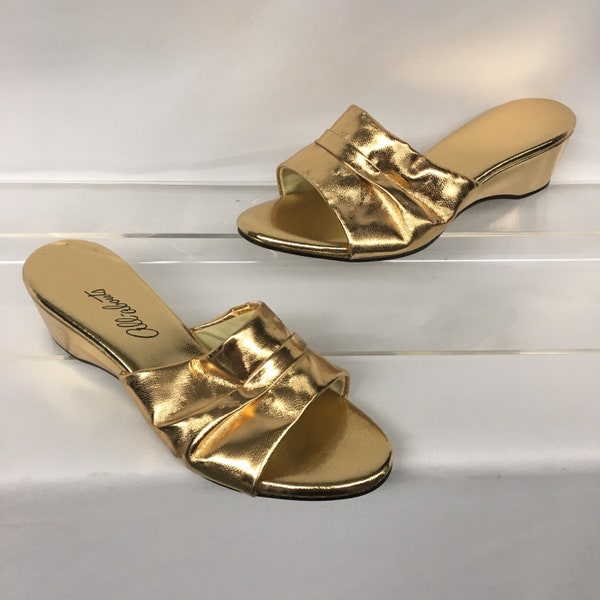 1960s 5.5B Vintage Gold Slide Mule Slipper Sandals, By All Abouts, 1 3/4" heels, Man made materials, Viva Las Vegas