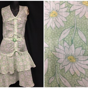 1920s S True Vintage Green White Daisy Print Cotton Drop Waist summer dress, Gatsby picnic, 33&quot; bust, 29&quot; waist
