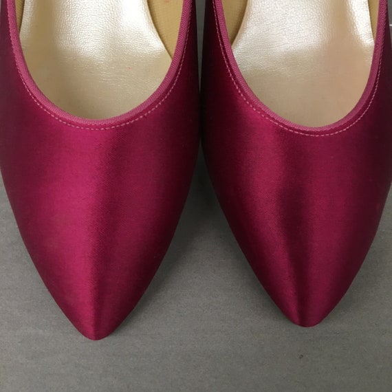 1980s 8 1/2 Fuchsia Pink Satin Classic Pointy Toe… - image 3