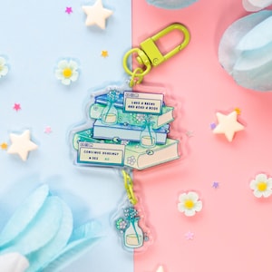 Stacked Books Linked Keychain | Aesthetic Cute Acrylic Charm