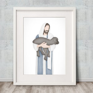 Puede incluir: Una ilustraci&oacute;n de acuarela de Jes&uacute;s sosteniendo un cordero en sus brazos. Jes&uacute;s lleva una t&uacute;nica azul con una chalina blanca. El fondo es blanco.