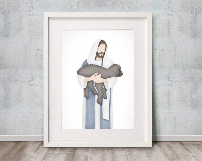 Puede incluir: Una ilustraci&oacute;n de acuarela de Jes&uacute;s sosteniendo un cordero en sus brazos. Jes&uacute;s lleva una t&uacute;nica azul con una chalina blanca. El fondo es blanco.