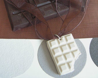 Gourmet necklace, Chocolate Bar, crunched