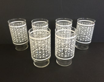 Set of 6 Drinking glasses - retro