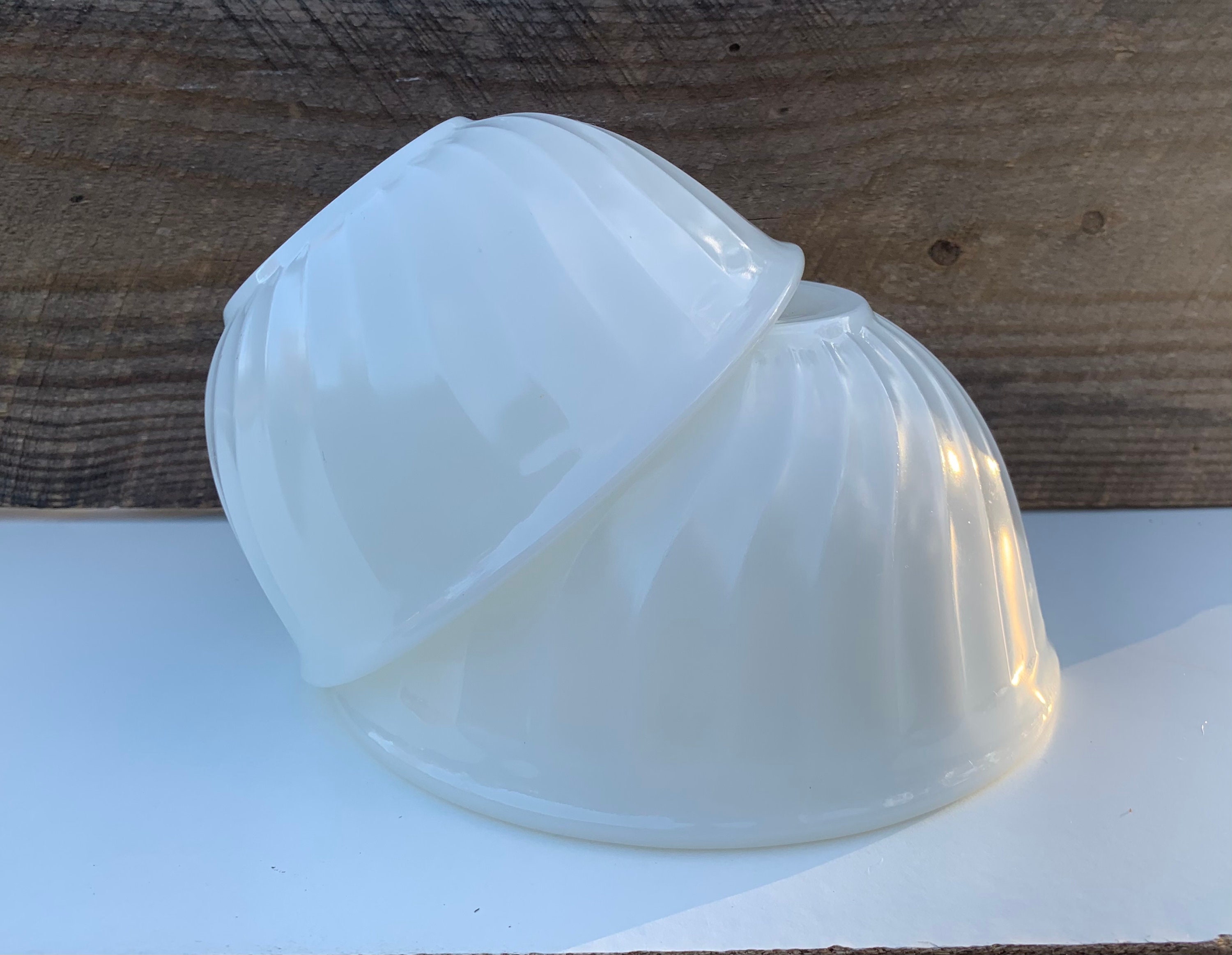 Anchor Hocking Fire King Set of 2 Milk Glass Bowls Etsy