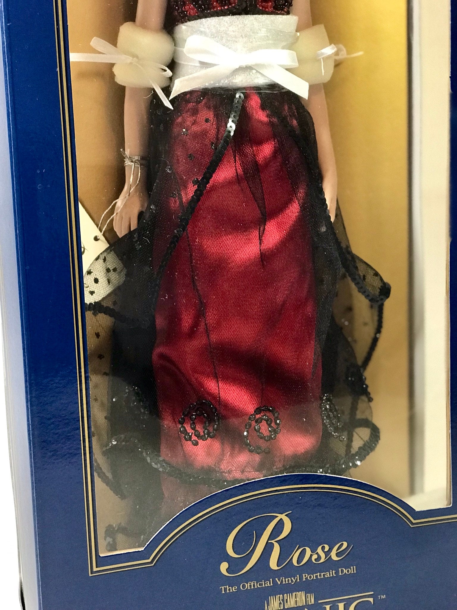 Franklin Mint Titanic Rose Red Jump Dress Vinyl Portrait Doll -  Israel