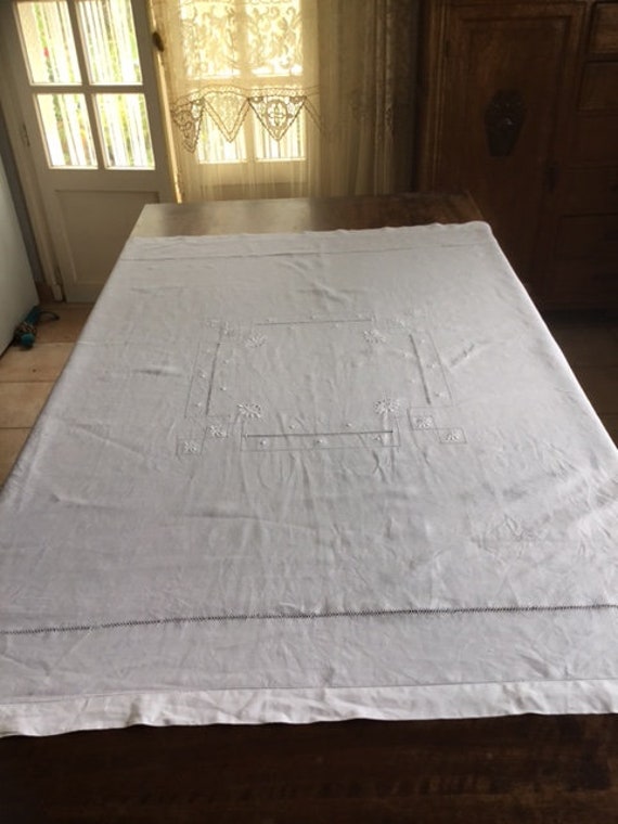 Nappe Nappe de Lin Brodé à La Main Antique avec Bords Ajour et Broderie Anglaise. Français Dentelle