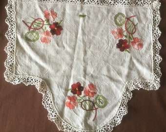 Doily Antique handmade linen table cloth or curtain. Vintage doily Napperon ancien