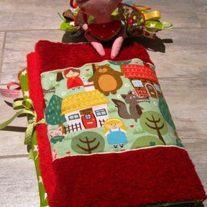 Changing mat Nomad 3 tales anise Red Riding Hood, Goldilocks, 3 little pigs reversible cotton image 3